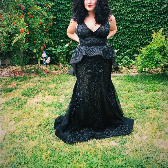 Black prom dress